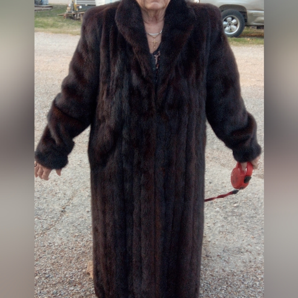 Mahogany Virgin Mink Coat - Picture 2 of 2